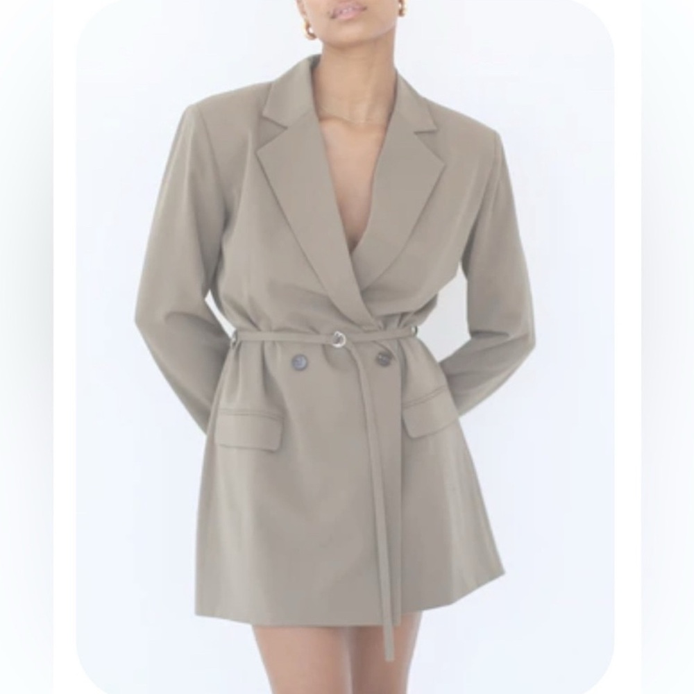 NEW Rumored You're So Money Blazer in Birch Brown Women's Large - Picture 2 of 7